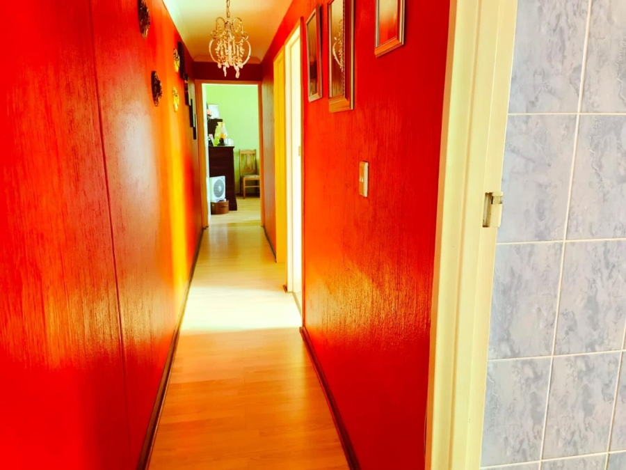 3 Bedroom Property for Sale in Portlands Western Cape